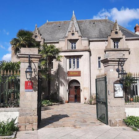 Hotel De La Barbacane Tiffauges Экстерьер фото