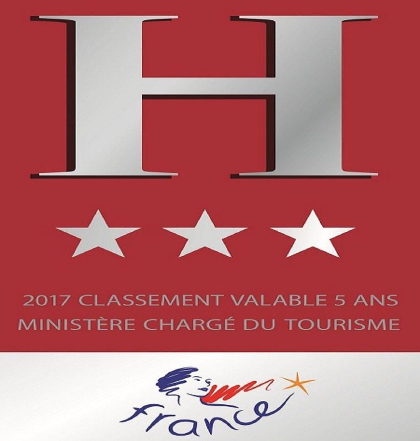 Hotel De La Barbacane Tiffauges Экстерьер фото